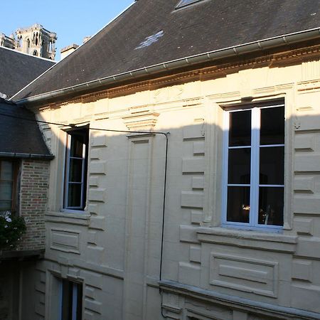 Ferienwohnung Le Refuge Des Cordeliers Laon Exterior foto