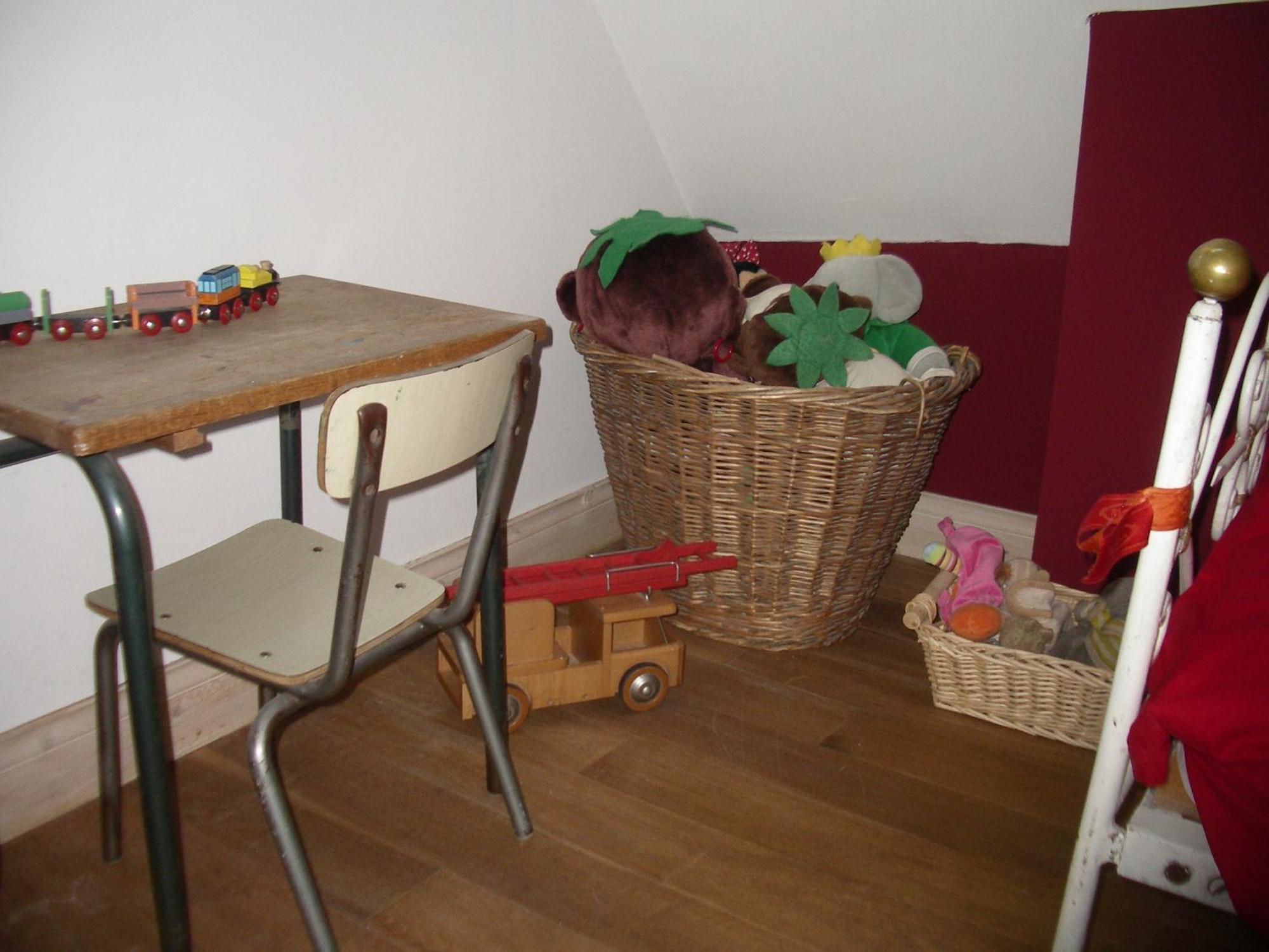 Ferienwohnung Le Refuge Des Cordeliers Laon Zimmer foto