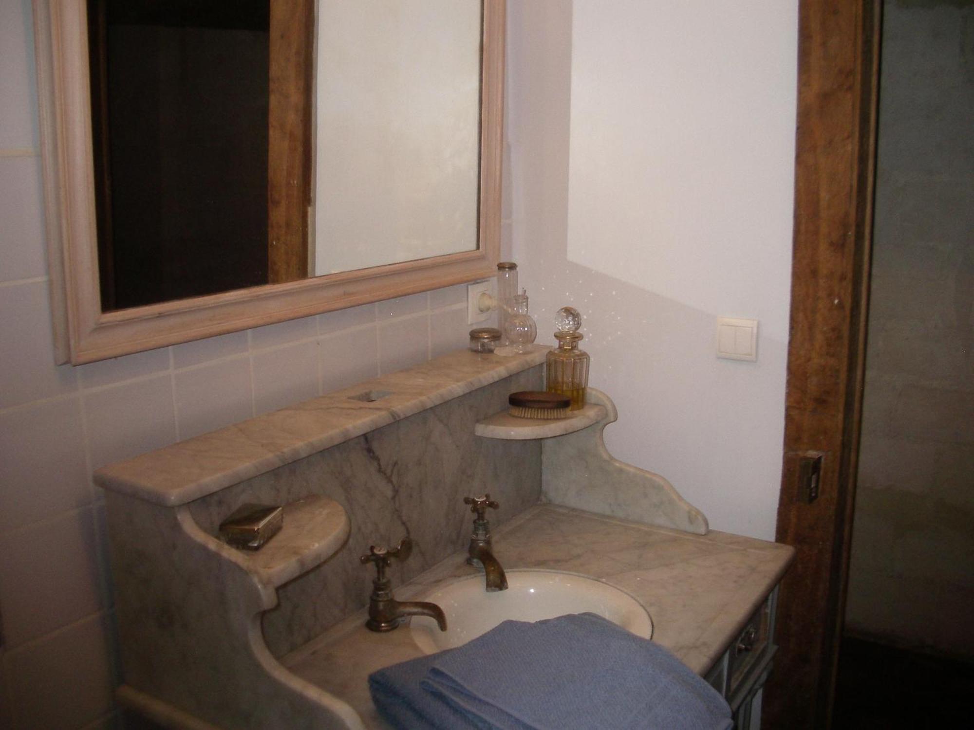 Ferienwohnung Le Refuge Des Cordeliers Laon Zimmer foto