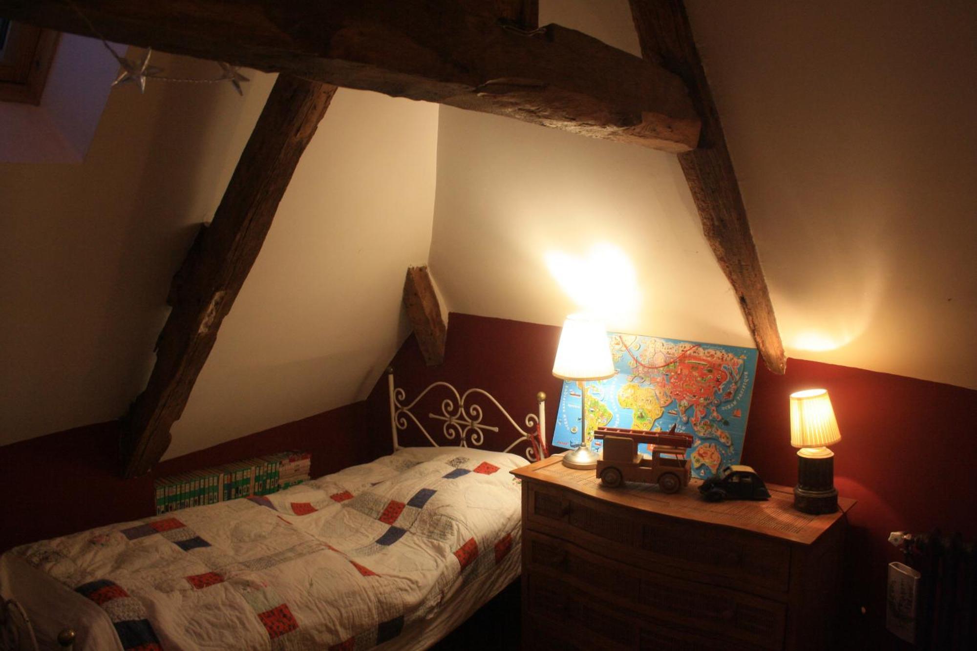 Ferienwohnung Le Refuge Des Cordeliers Laon Zimmer foto