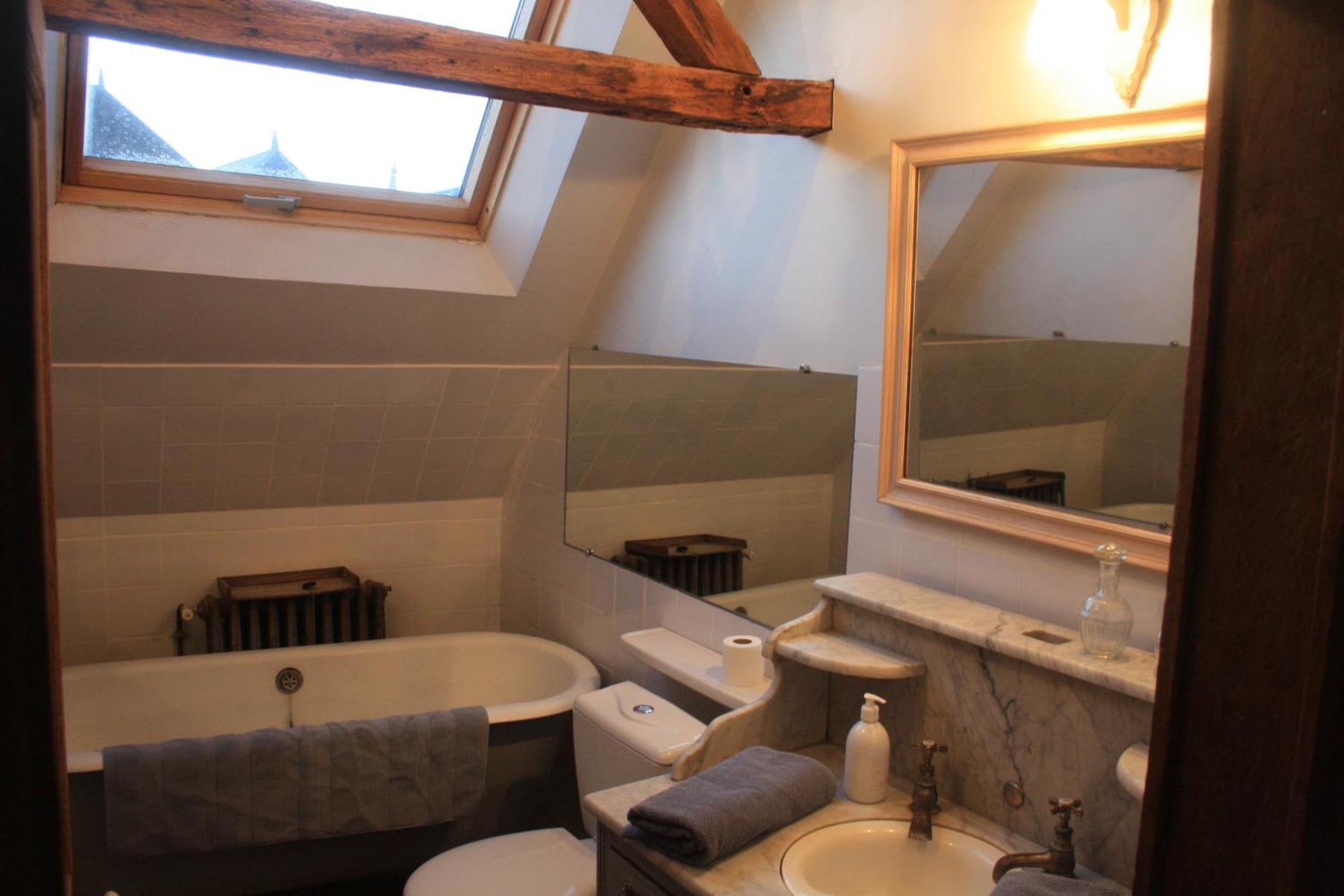 Ferienwohnung Le Refuge Des Cordeliers Laon Zimmer foto