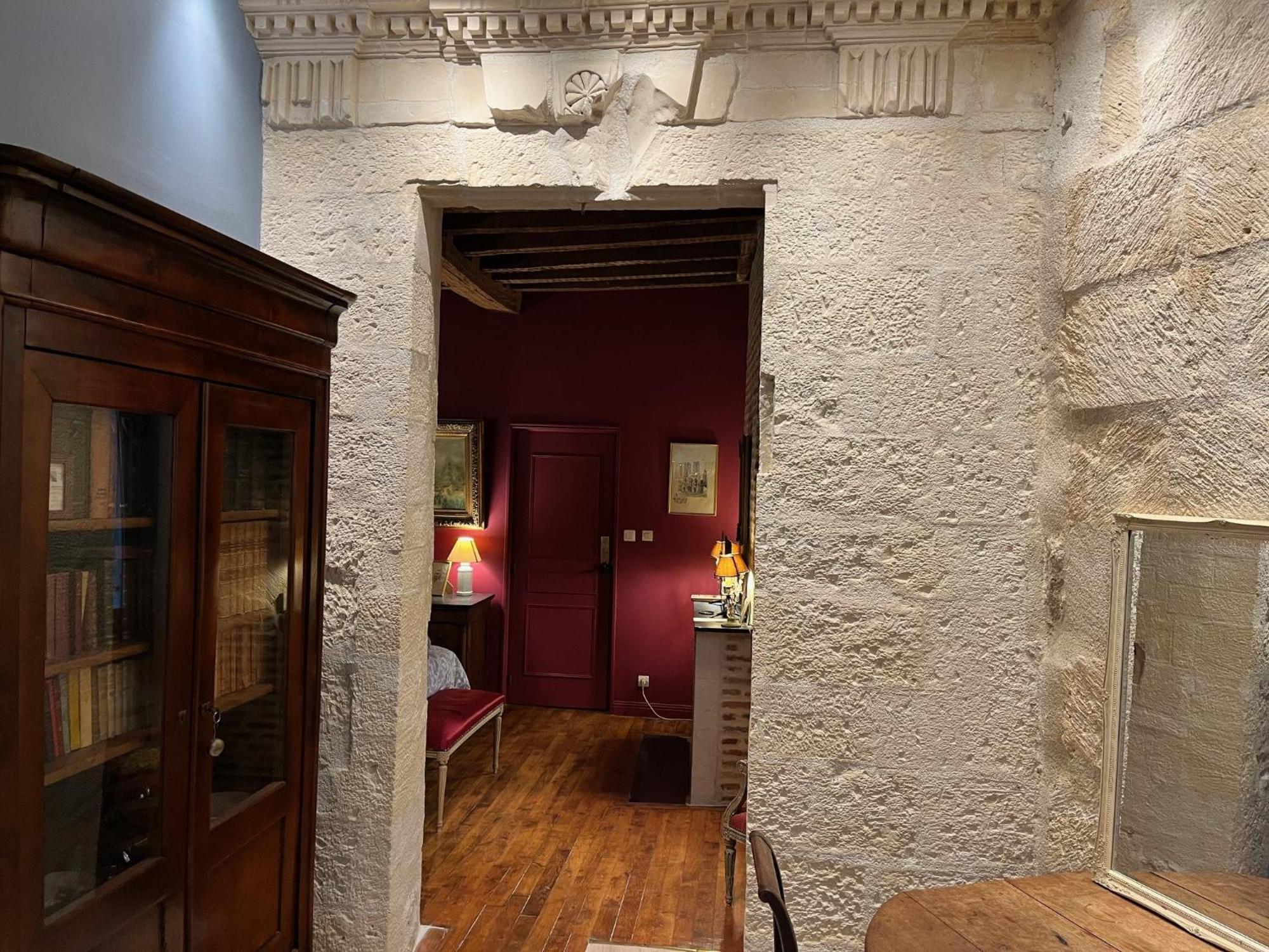 Ferienwohnung Le Refuge Des Cordeliers Laon Zimmer foto