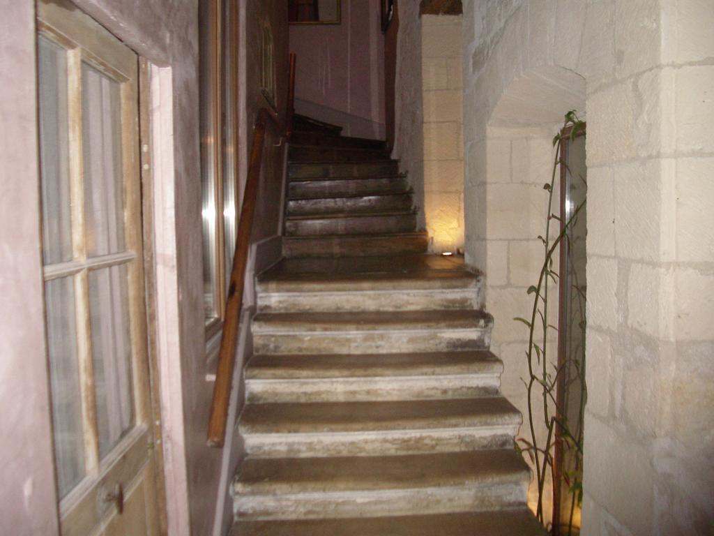 Ferienwohnung Le Refuge Des Cordeliers Laon Exterior foto