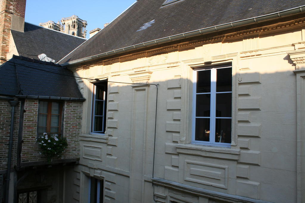 Ferienwohnung Le Refuge Des Cordeliers Laon Exterior foto
